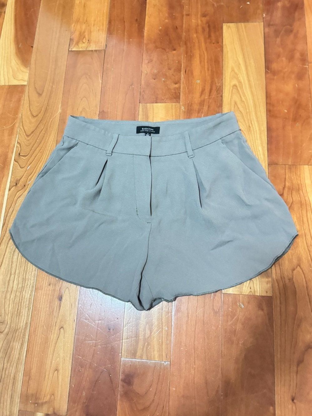 Babaton Taupe Gray High-Waist Pleated Women's Shorts